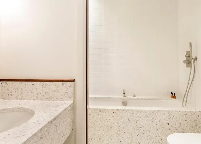 Wallace Paris, A Member Of Design