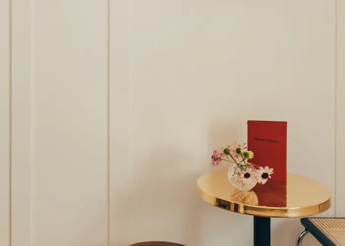 Wallace Paris, A Member Of Design Paris