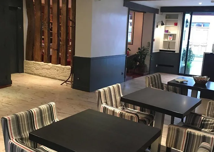 Wallace Paris, A Member Of Design Paris