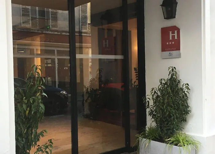 Wallace Paris, A Member Of Design 4*