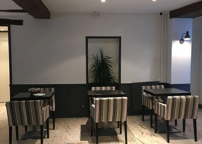 Wallace Paris, A Member Of Design Paris